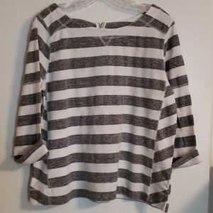 Lou & Grey 3/4 sleeve lightweight sweatshirt